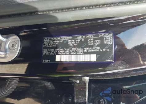 2023 Volvo Xc90 B6 Plus 7-Seater z USA, uszkodzony, nr VIN YV4062PN1P1991187